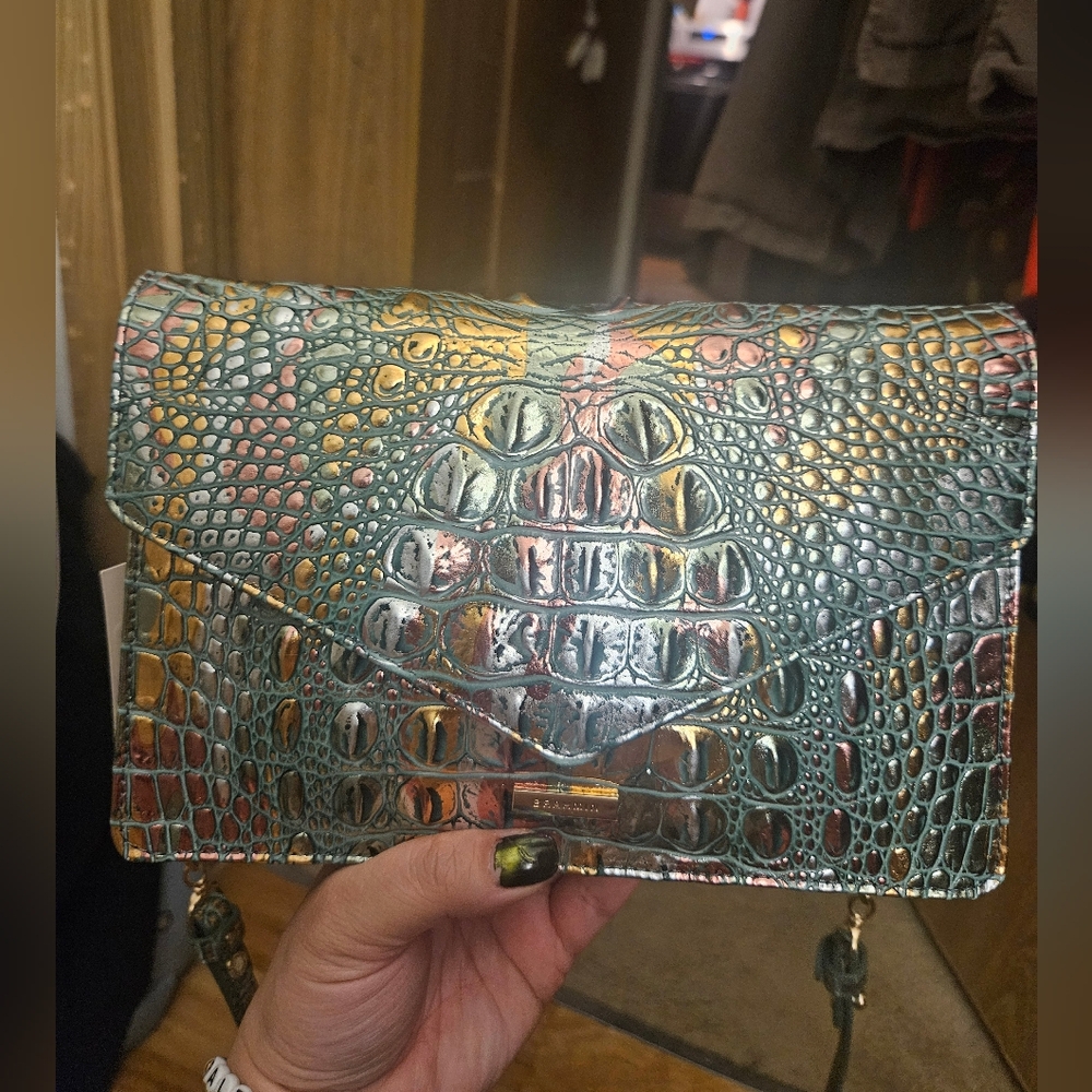 NWT Stunning Brahmin Crossbody Envelope Flap Magnetic Clasp Purse.